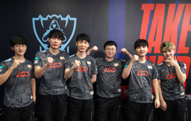 赛事中的出 赛事中的出